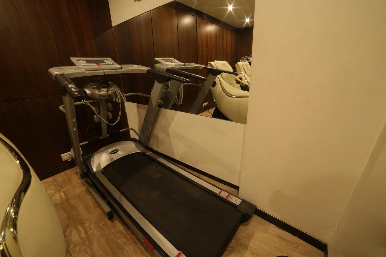 Hotel Grand Pragati Surate Extérieur photo