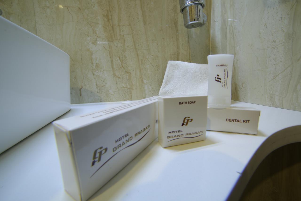 Hotel Grand Pragati Surate Extérieur photo