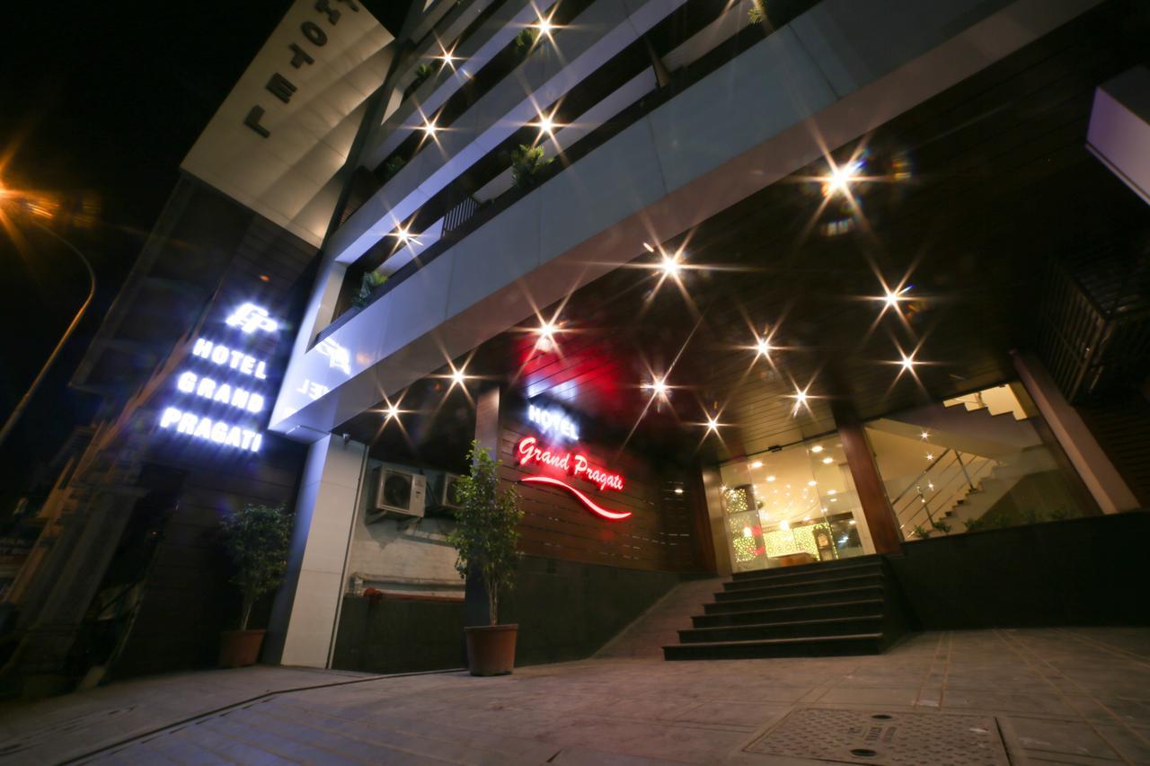 Hotel Grand Pragati Surate Extérieur photo
